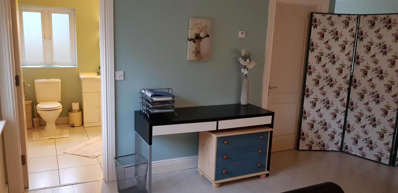 The Willow Room Ashford ภายนอก รูปภาพ