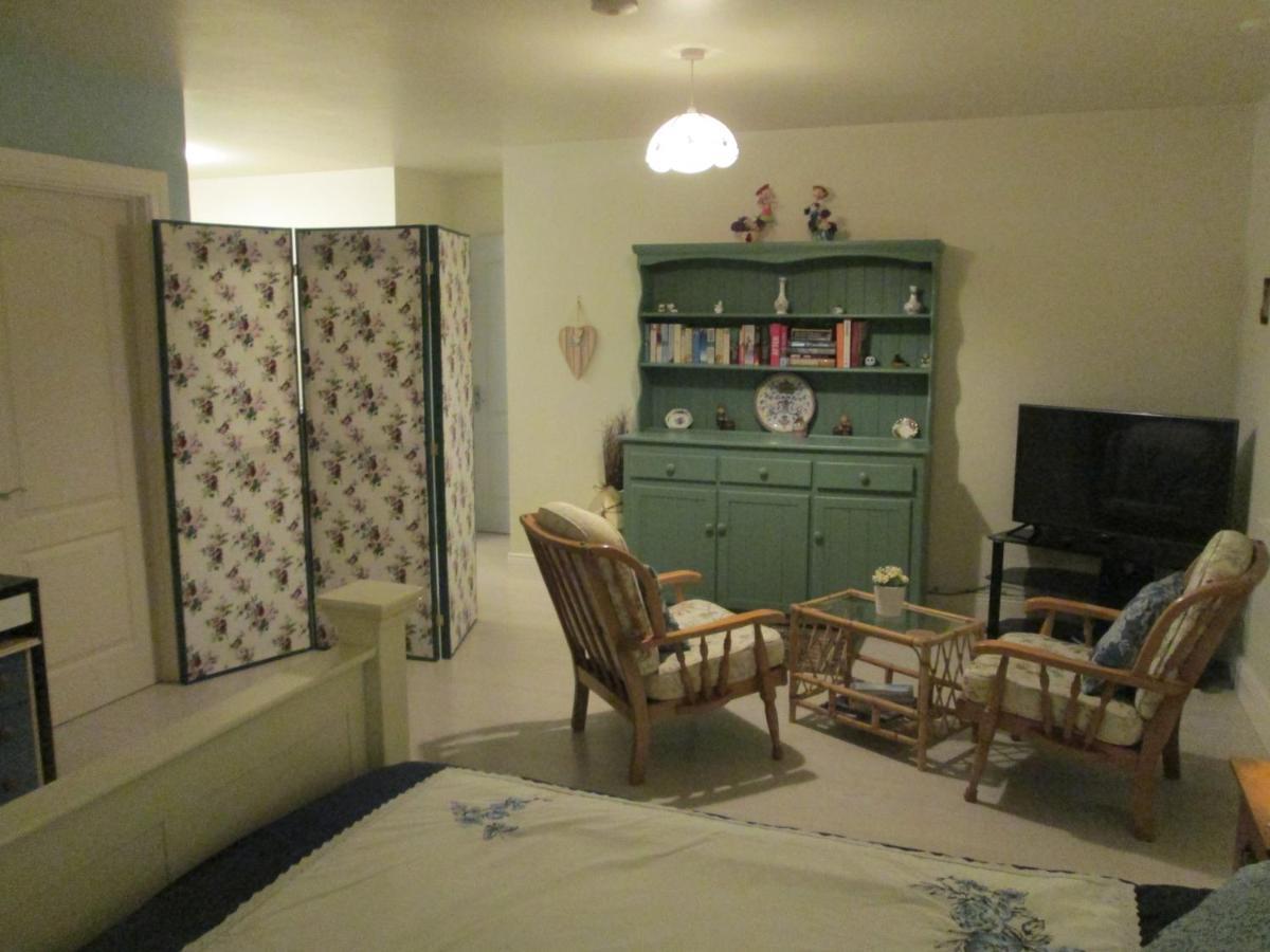 The Willow Room Ashford ภายนอก รูปภาพ