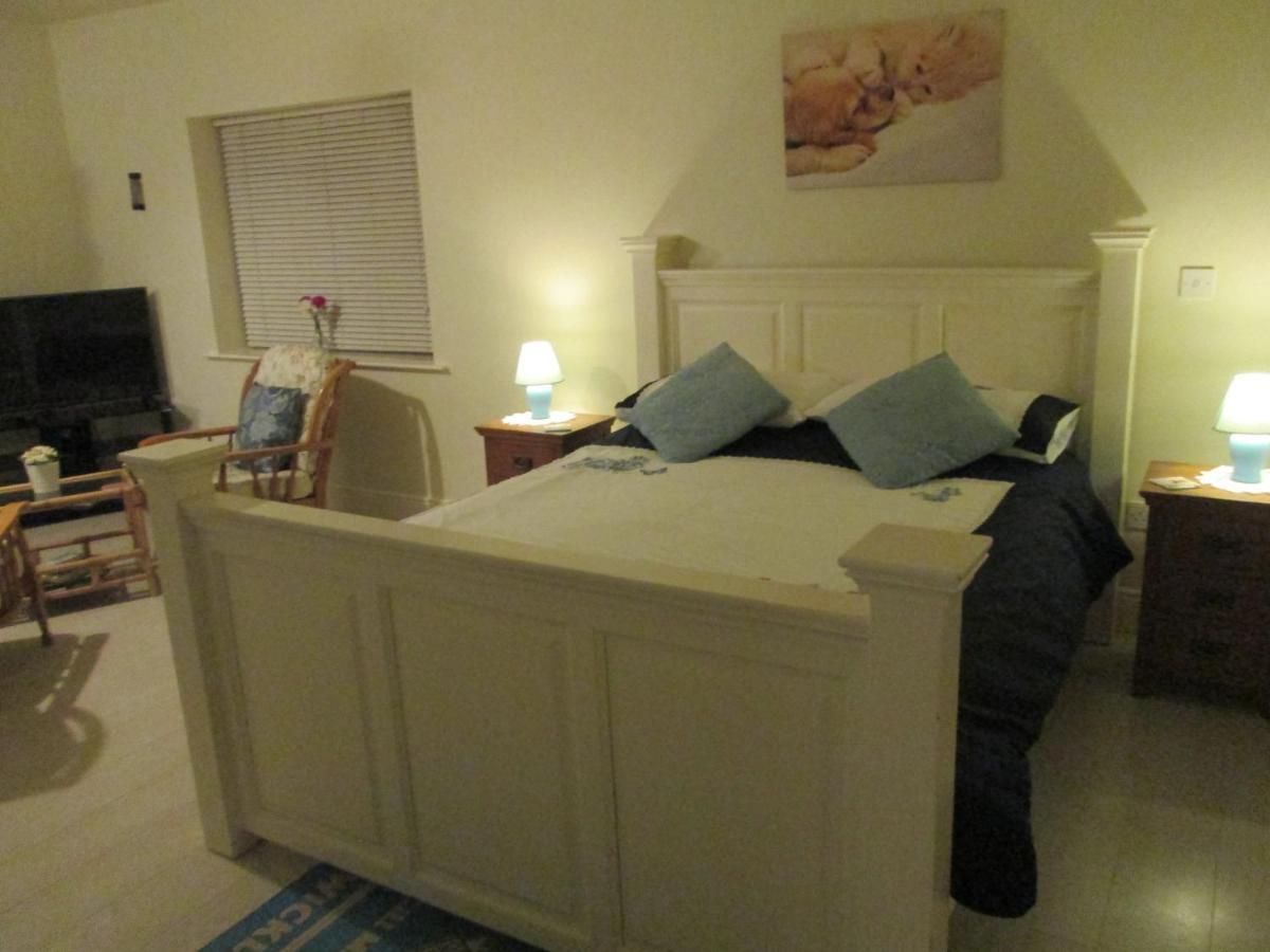 The Willow Room Ashford ภายนอก รูปภาพ